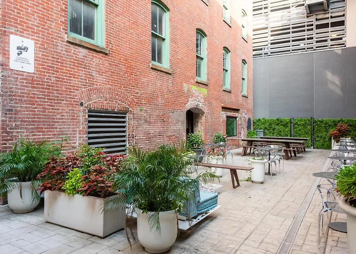 Mint House At The Divine Lorraine Hotel - Philadelphia